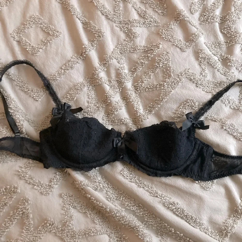 Victoria’s Secret half cup black lace bra - Picture 1 of 3
